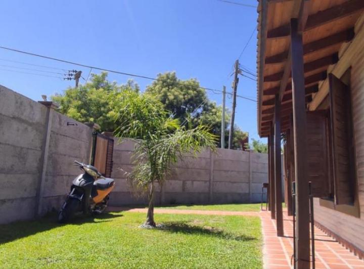 Casa en venta - 4 dormitorios 2 baños 3 cocheras - 180mts2 - Chascomus 2