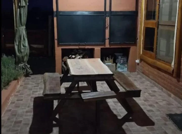 Casa en venta - 4 Dormitorios 2 Baños - Cocheras - 2.000Mts2 - San Rafael 2