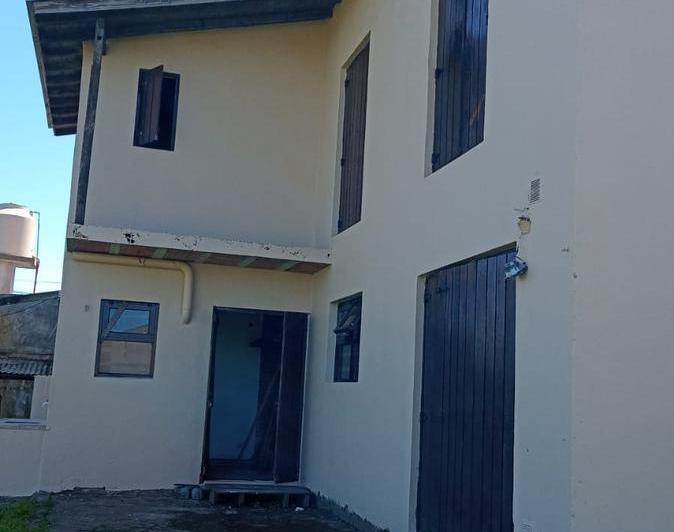 Casa en venta - 3 Dormitorios 2 Baños - 450Mts2 - Santa Clara del Mar 1