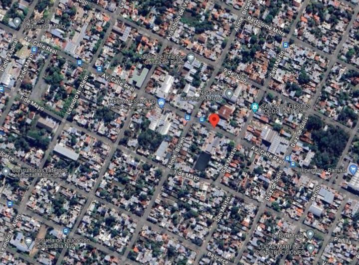 Casa en venta - 3 Dormitorios 2 Baños - Cochera - 611Mts2 - Merlo 5
