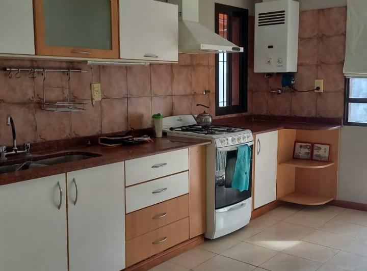 Casa en venta - 3 Dormitorios 2 Baños - 200Mts2 - Pehuajó 5