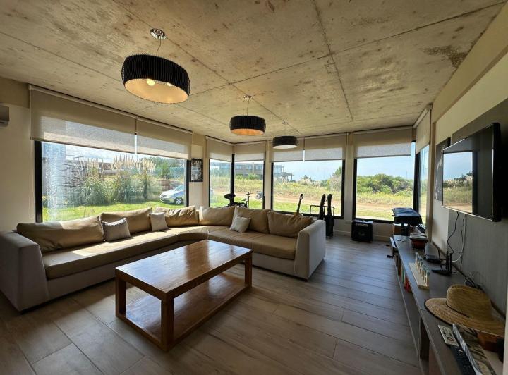 Casa en venta - 4 Dormitorios 4 Baños - Pinamar 3