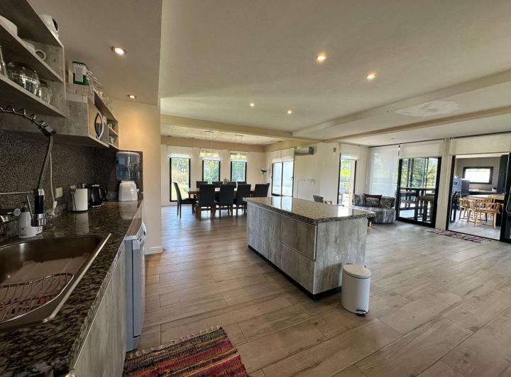 Casa en venta - 4 Dormitorios 4 Baños - Pinamar 1