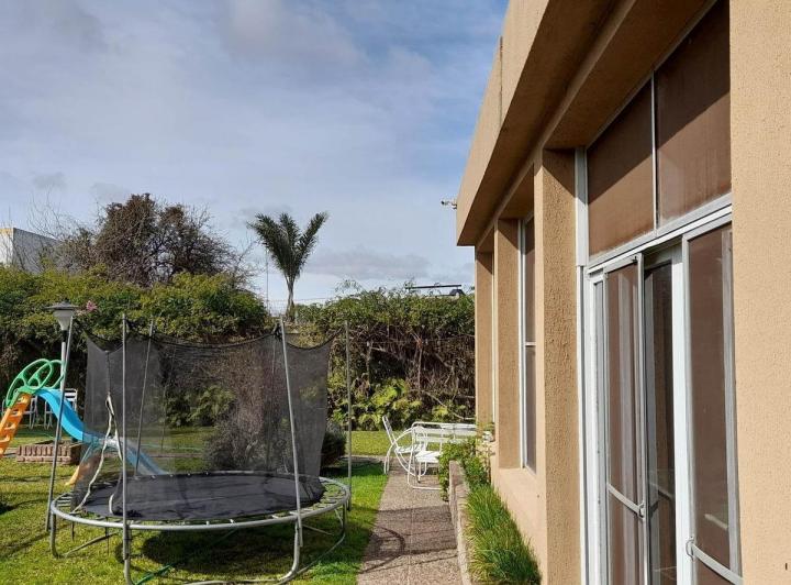 Casa en venta - 4 Dormitorios 4 Baños - 780,64Mts2 - Marcos Paz 2