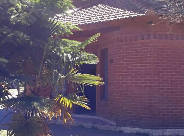 Casa en venta - 3 Dormitorios 2 Baños - Cochera - 180Mts2 - San Bernardo 5