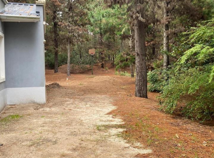 Casa en venta - 5 Dormitorios 4 Baños - Pinamar 5