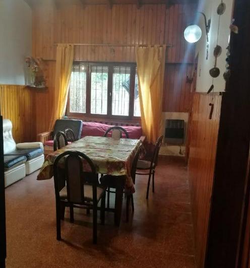 Casa en venta - 3 Dormitorios 2 Baños - Cochera - 200Mts2 - Mar de Ajó 1