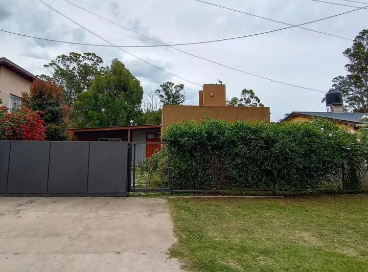 Casa en venta - 2 Dormitorios 2 Baños - Cocheras - 450Mts2 - Santa Clara del Mar 2