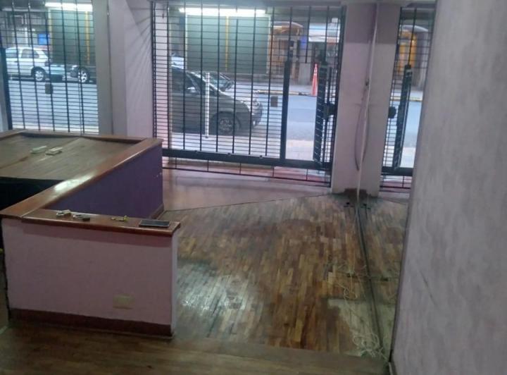 Local comercial en venta - Depósito - Salón - 1 Baño - 48mts2 - Avellaneda 2