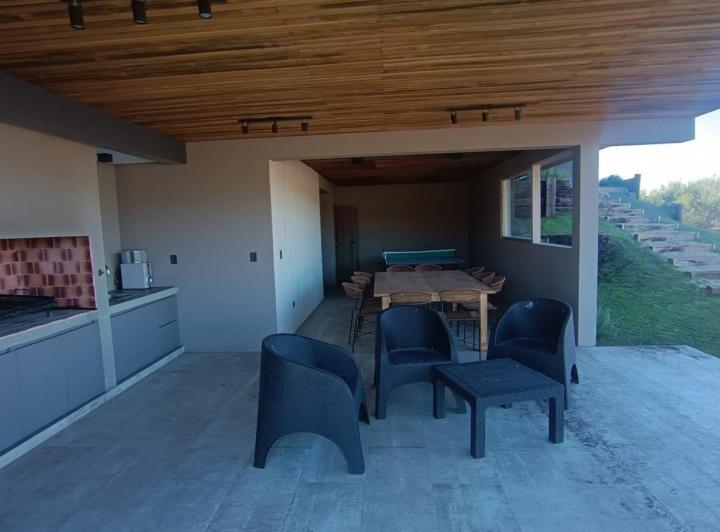 Casa en venta - 5 Dormitorios 3 Baños - Pinamar 4