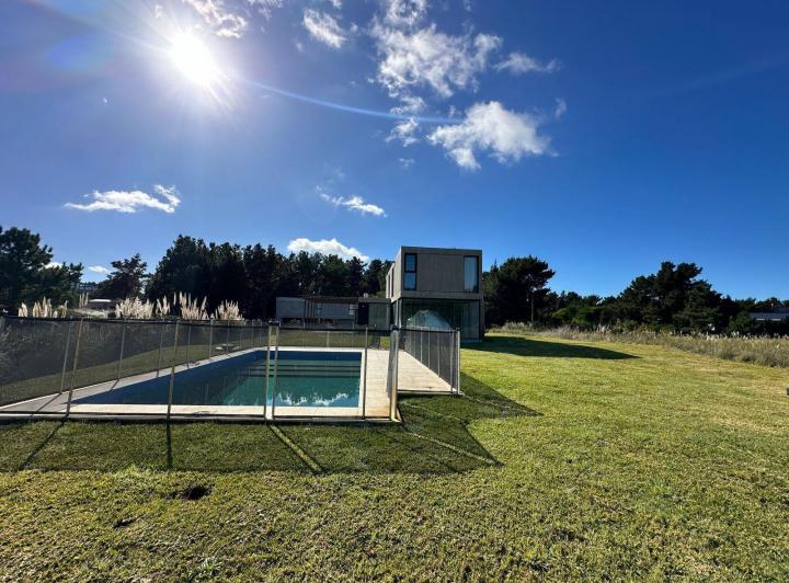 Casa en venta - 3 Dormitorios 3 Baños - Pinamar 2