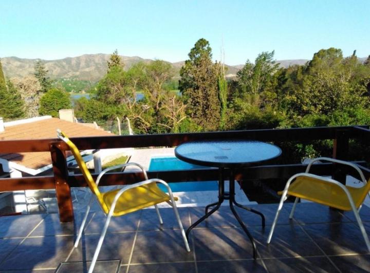 Casa en venta - 3 Dormitorios 3 Baños - 632Mts2 - Córdoba 1