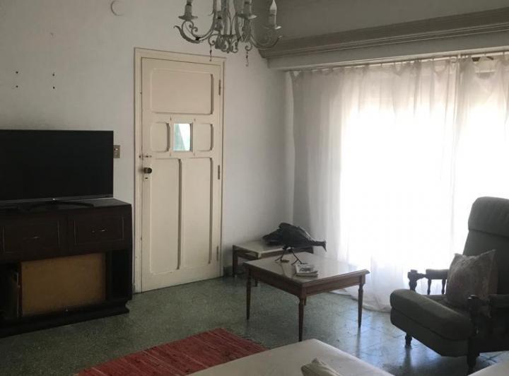 Casa en venta - 3 Dormitorios 2 Baños - Cocheras - 276Mts2 - Monte Hermosa 3