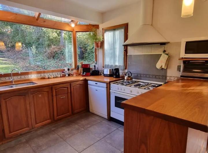 Casa en venta - 4 Dormitorios 2 Baños - Cochera - 1.008Mts2 - San Carlos de Bariloche 5
