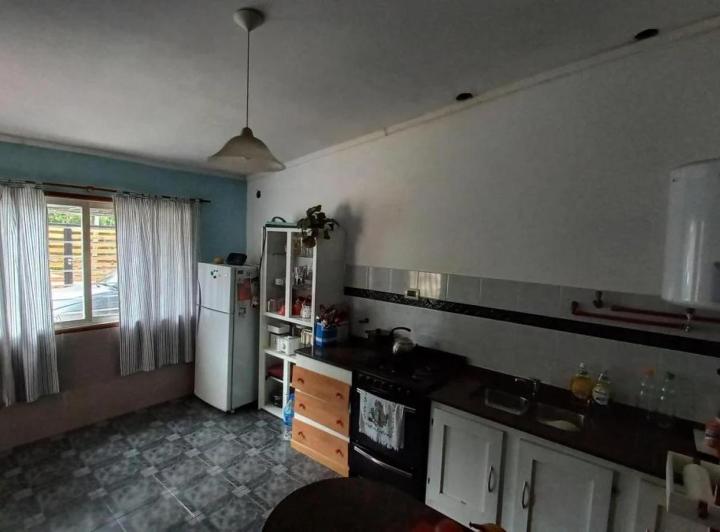 Casa en venta - 4 Dormitorios 4 Baños - Villa Carlos Paz 3