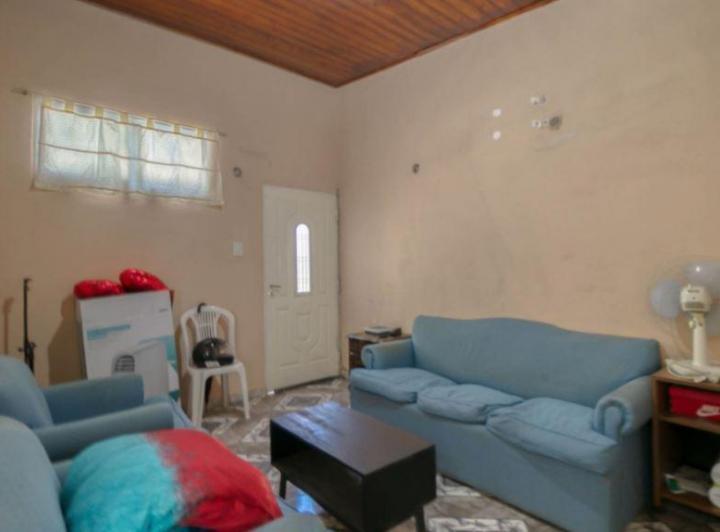 Casa en venta - 7 dormitorios 5 baños y 2 cocheras - 300mts2  totales - Villa Elvira 4