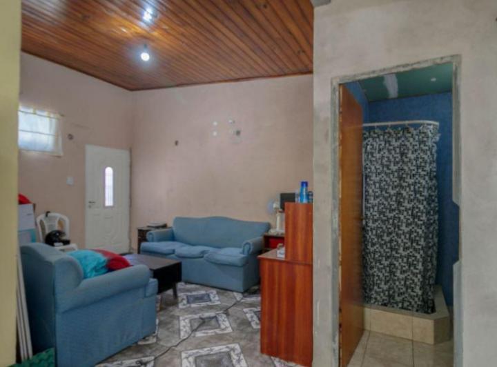 Casa en venta - 7 dormitorios 5 baños y 2 cocheras - 300mts2  totales - Villa Elvira 5
