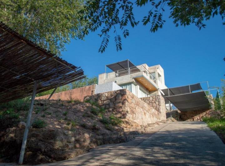 Casa en venta - 3 Dormitorios 3 Baños - Cocheras - 780Mts2 - La Quinta, Villa Carlos Paz 2