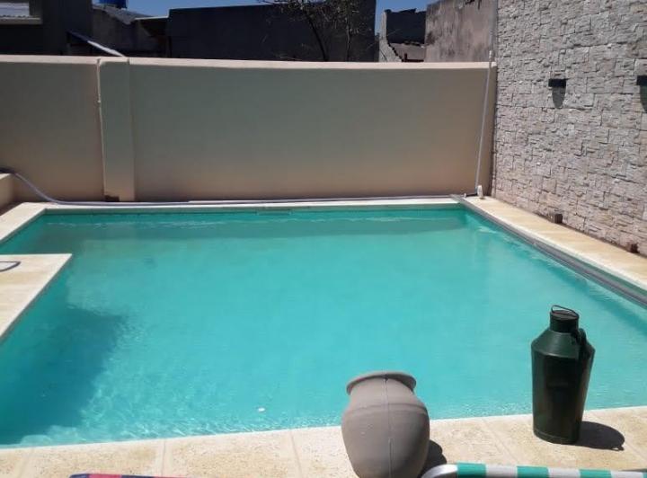 Casa en venta - 3 Dormitorios 2 Baños - Local - 333Mts2 - Bragado 3
