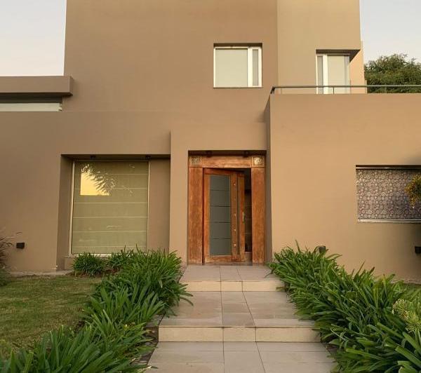 Casa en venta - 3 Dormitorios 2 Baños - Cochera - 930Mts2 - Costa Juncal, San Nicolás de Los Arroyos 2