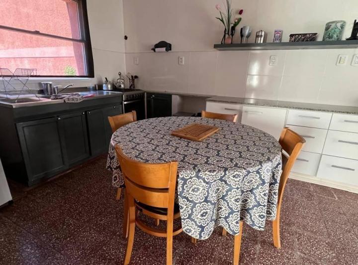 Casa en venta - 3 Dormitorios 2 Baños - Cochera - 352Mts2 - Mercedes 4