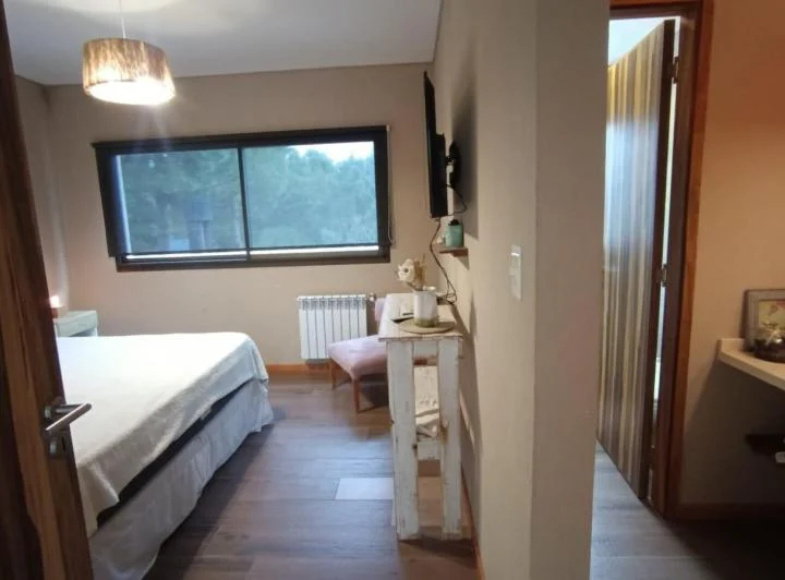 Casa en venta - 5 Dormitorios 4 Baños - Pinamar 3