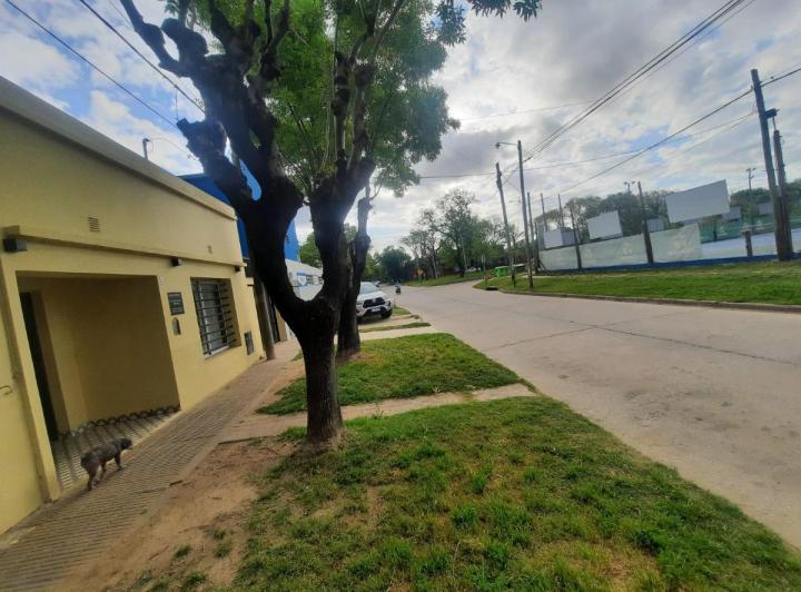 Casa en venta - 2 Dormitorios 1 Baño - 103Mts2 - Chascomús 2