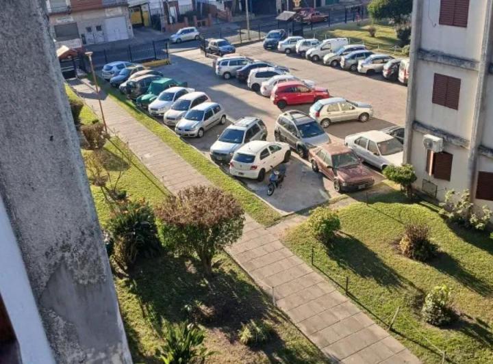 Departamento en venta - 4 Dormitorios 1 Baño - General San Martín 2