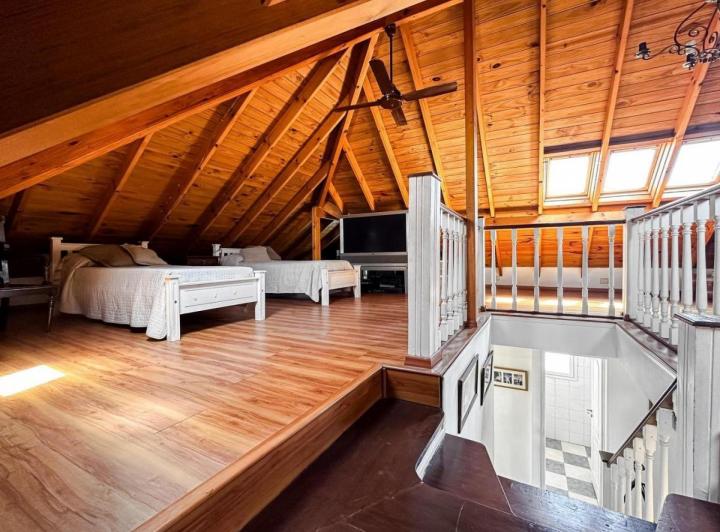 Casa en venta - 4 Dormitorios 3 Baños - Cañuelas 5