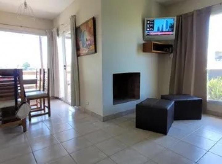 Casa en venta - 2 Dormitorios 1 Baño - Miramar 2