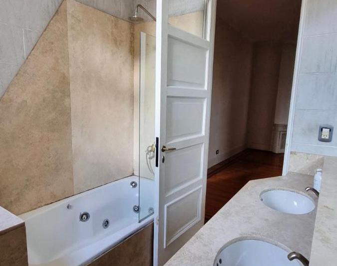 Departamento en venta - 4 Dormitorios 3 Baños - San Telmo 5
