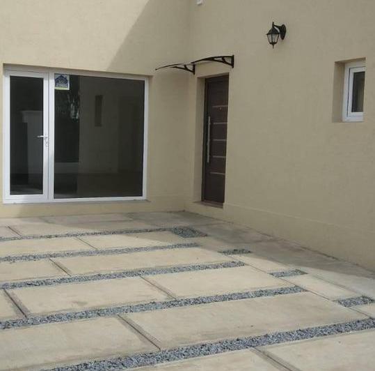Casa en venta - 4 Dormitorios 3 Baños - Tandil 5