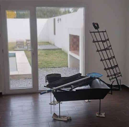 Casa en venta - 4 Dormitorios 3 Baños - Tandil 4
