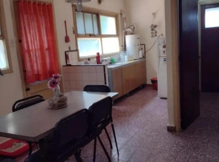 Casa en venta - 2 Dormitorios 1 Baño - Villa Elisa 3