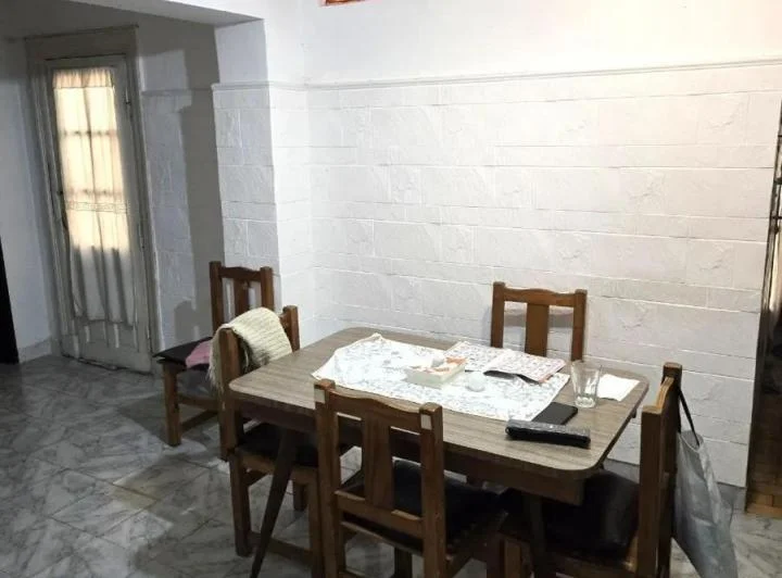PH en venta - 4 Dormitorios 2 Baños - Flores 1