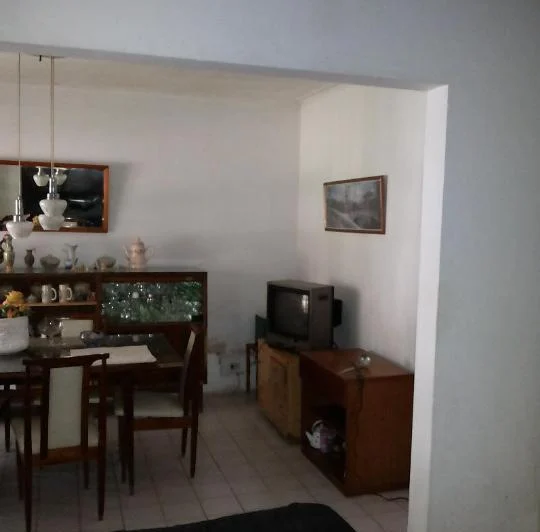 Casa en venta - 2 Dormitorios 1 Baño - La Plata 2