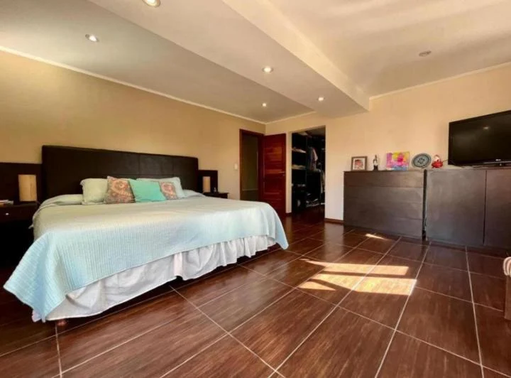 Casa en alquiler - 5 Dormitorios 3 Baños - 1.000Mts2 - Mar del Plata 5