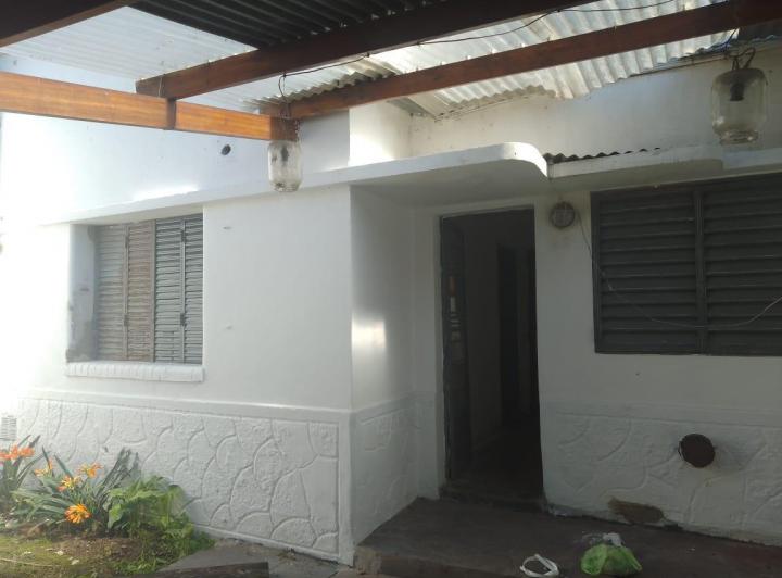 Casa en alquiler - 1 Dormitorio 1 Baño - Cochera - 180Mts2 - La Plata 3