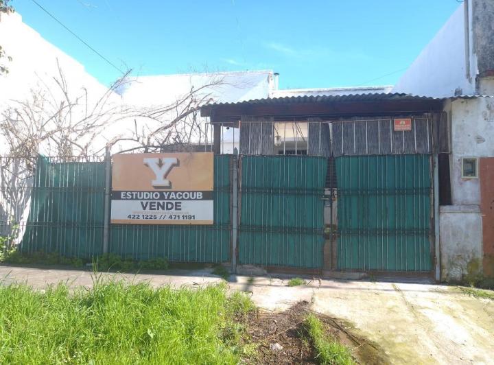 Casa en alquiler - 1 Dormitorio 1 Baño - Cochera - 180Mts2 - La Plata 2