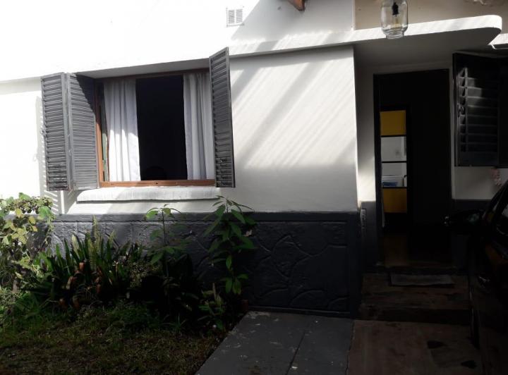 Casa en alquiler - 1 Dormitorio 1 Baño - Cochera - 180Mts2 - La Plata 4