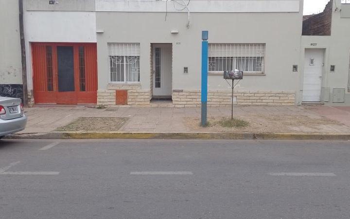 Casa en venta - 2 Dormitorios 1 Baño - Cochera - 260Mts2 - Junín 1