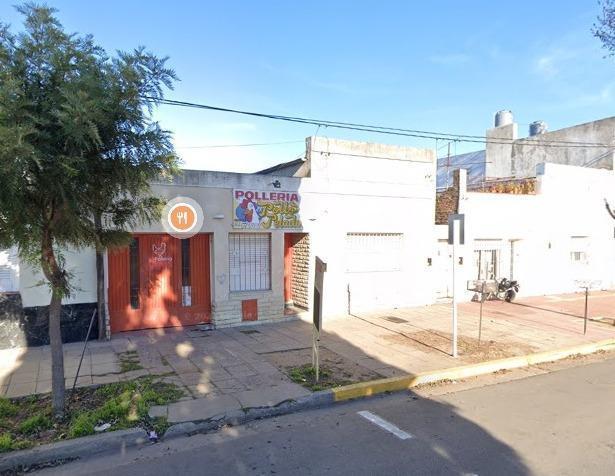 Casa en venta - 2 Dormitorios 1 Baño - Cochera - 260Mts2 - Junín 2