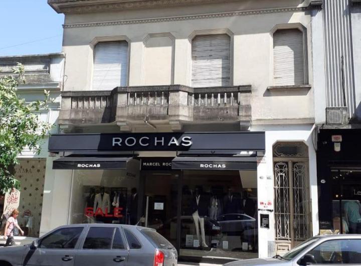 Casa en venta - 8 Dormitorios 2 Baños - 236Mts2 - La Plata 3