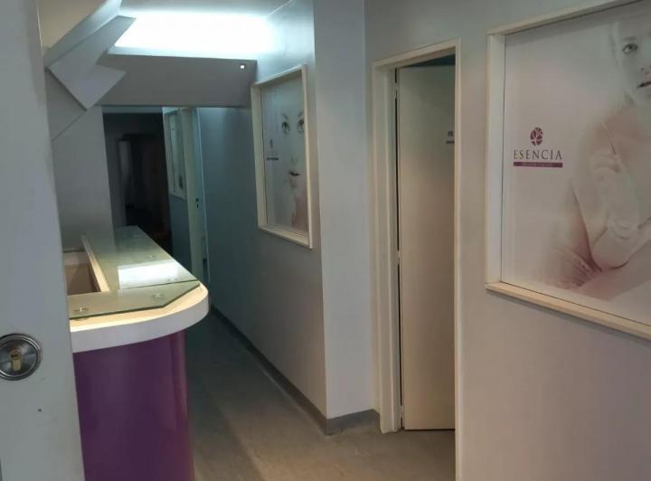 Local en alquiler - 7 Oficinas 3 Baños - 150Mts2 - Recoleta 2