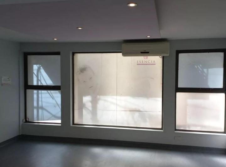 Local en alquiler - 7 Oficinas 3 Baños - 150Mts2 - Recoleta 1