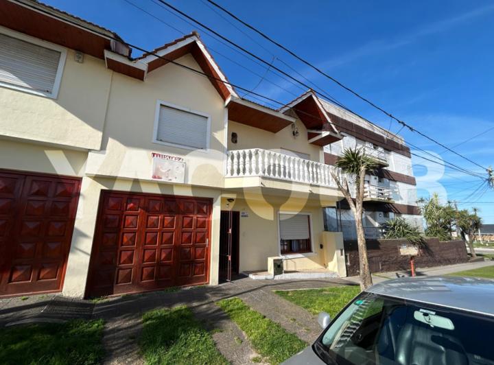 Casas en alquiler temporario - 4 Dormitorios 2 Baños - Mar del Plata 1
