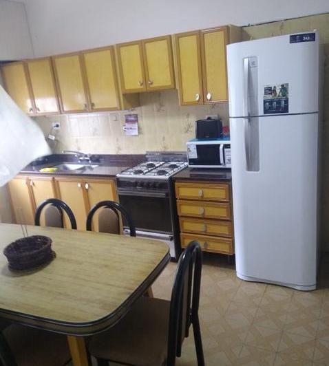 Casa en alquiler temporario - 4 Dormitorios 2 Baños - Mar del Plata 2
