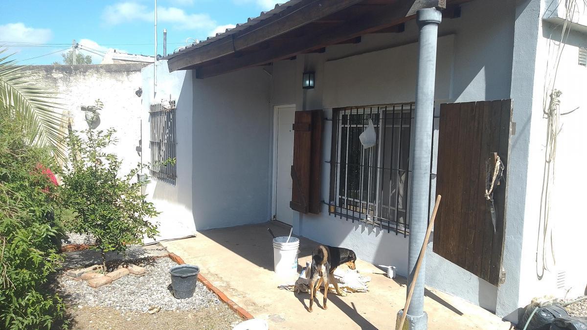 Casa en venta - 2 Dormitorios 1 Baño - Cochera - 240Mts2 - San Vicente