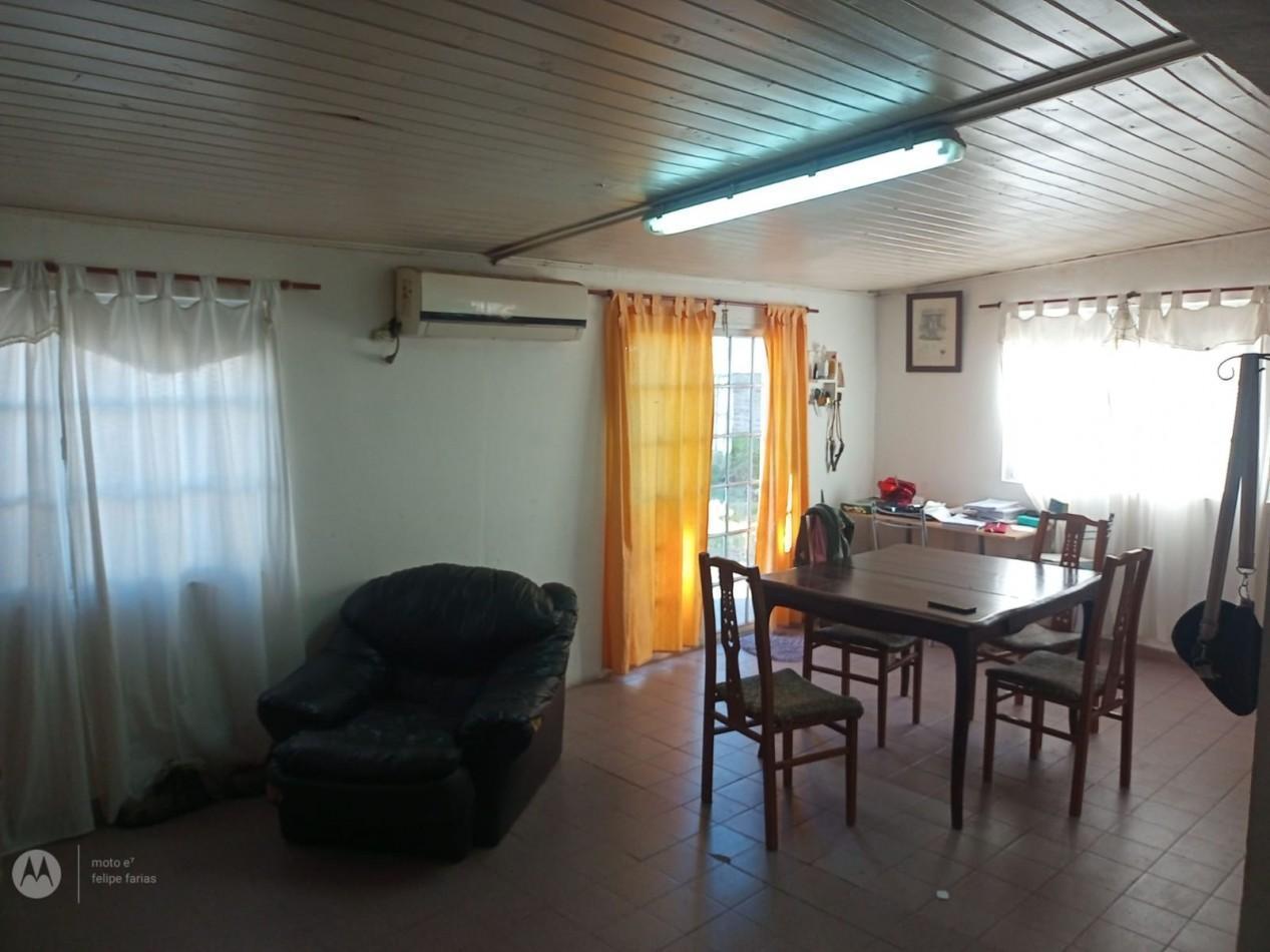 Casa en venta - 2 Dormitorios 1 Baño - Cochera - 286Mts2 - Carmen de Areco