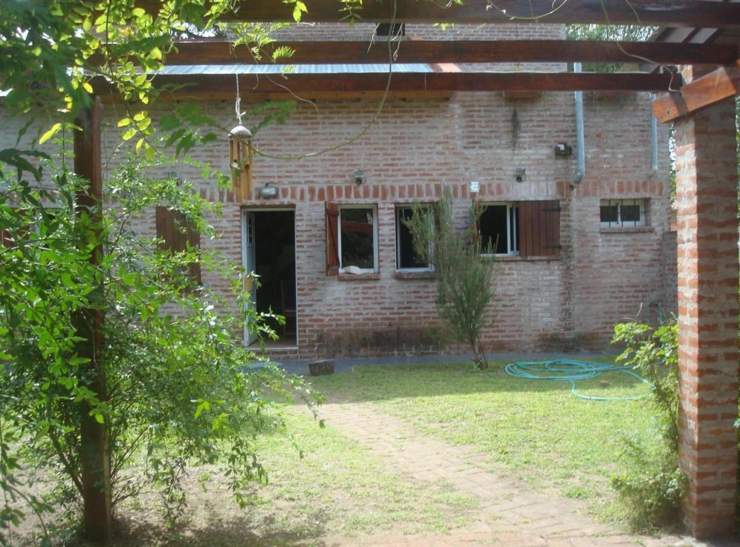 Casa en venta - 3 Dormitorios 2 Baños - La Lucila del Mar